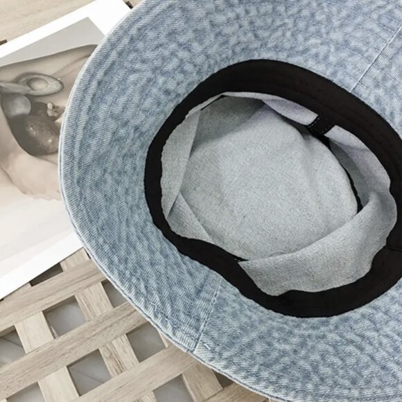 BUCKET HAT - Picture 4 of 5